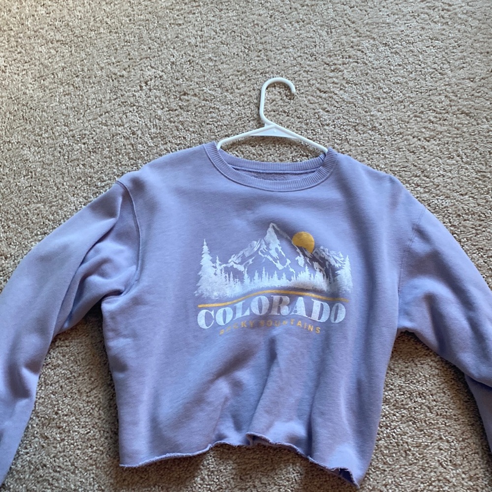 Cropped Colorado sweatshirt from hollister.